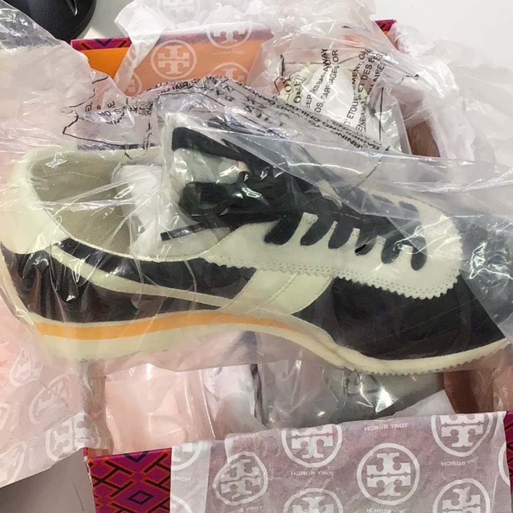 Tory Burch Perfect Black Hank Sneaker size 9.5 - Picture 6 of 6